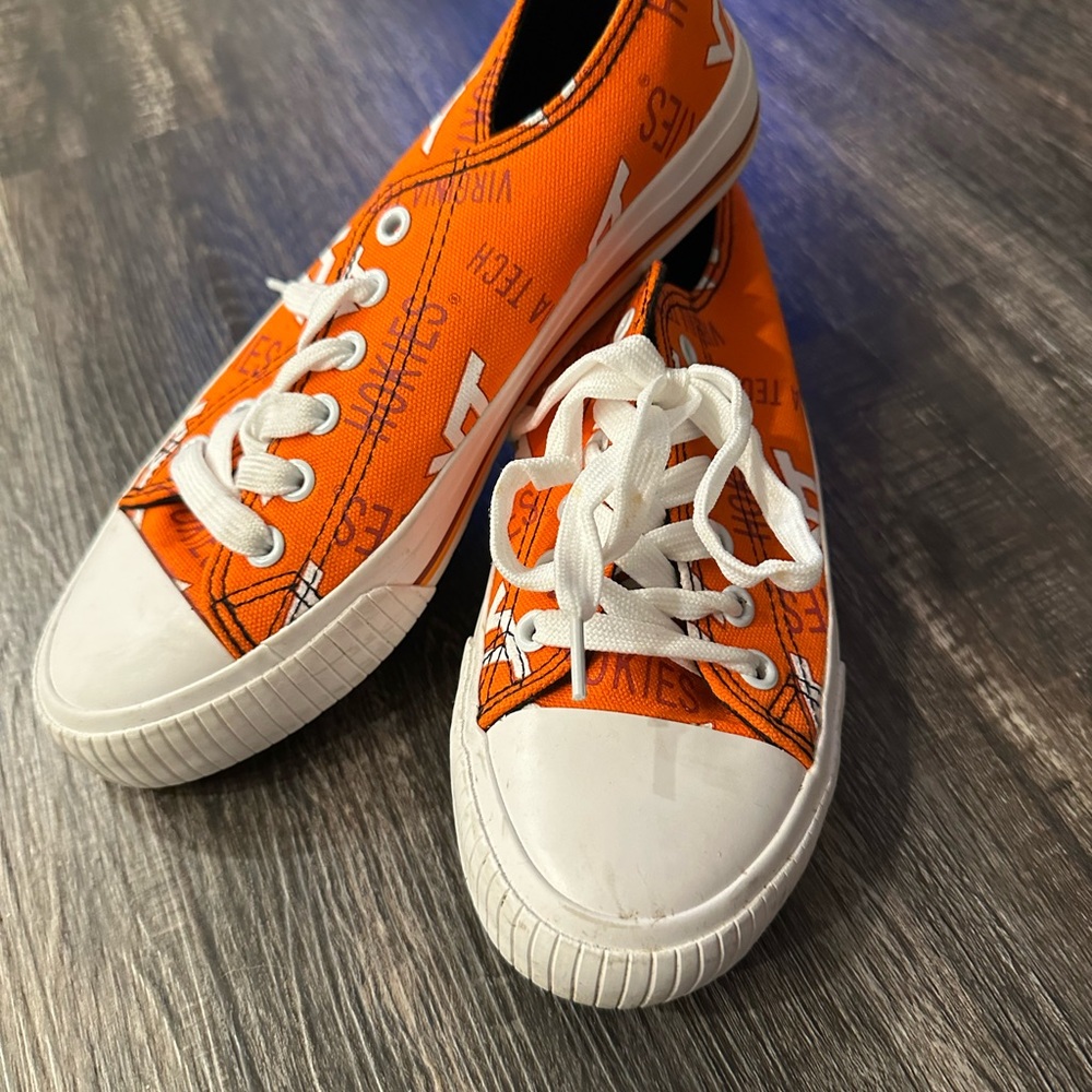 Women’s VT Sneakers - Picture 2 of 7